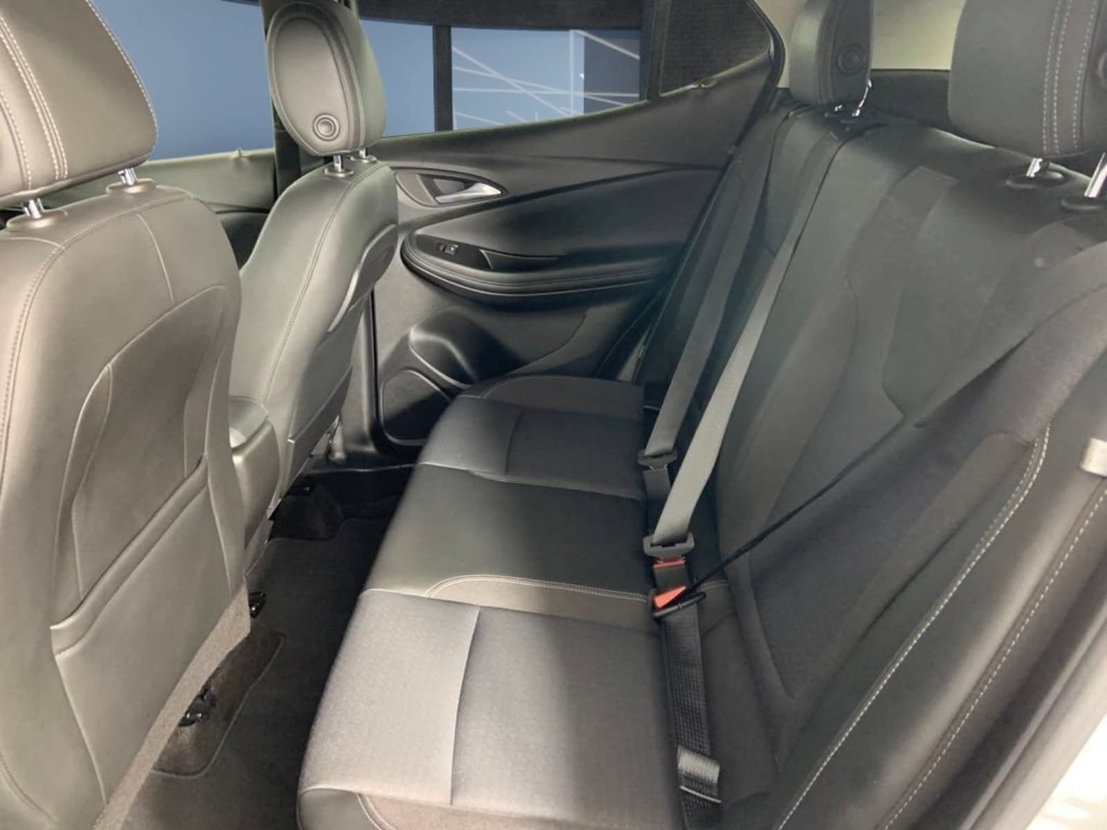 Used 2021 Buick Encore GX Preferred w/ Cold Weather Comfort Package FWD image 19