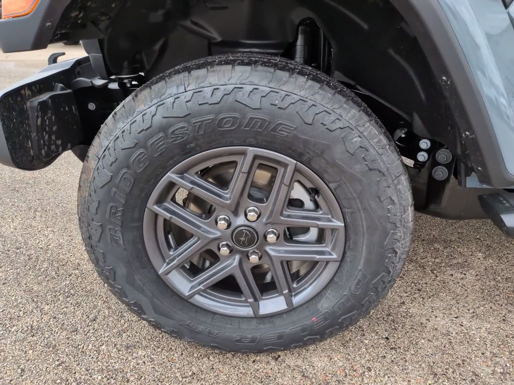 New 2026 Jeep Gladiator Sport image 17