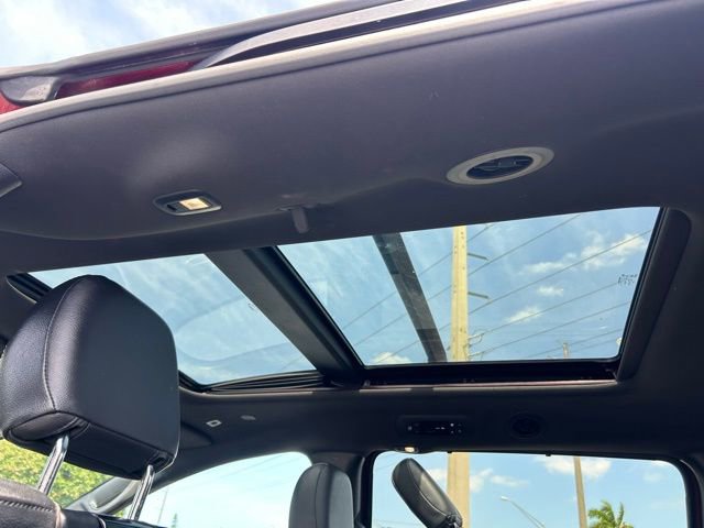 Used 2019 Chrysler Pacifica Touring-L Plus w/ S Appearance Package image 17