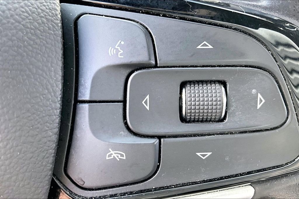 Used 2023 Buick Enclave Essence FWD image 12