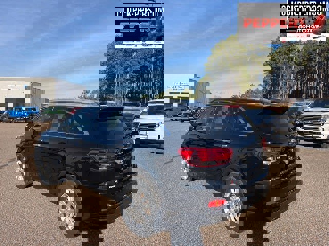 Used 2019 Kia Sorento LX w/ LX Convenience Package image 4