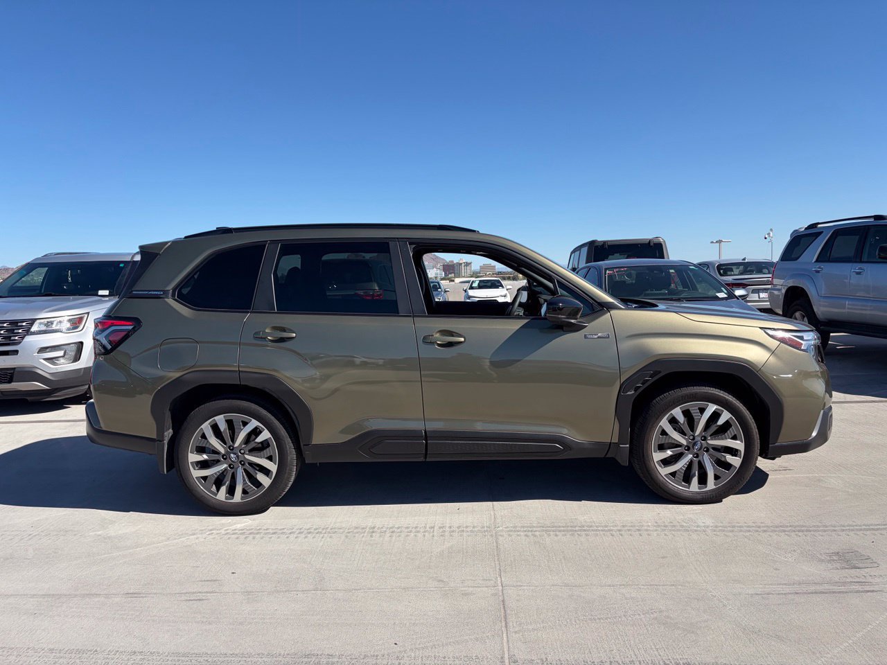 Used 2025 Subaru Forester Touring AWD/4WD image 3