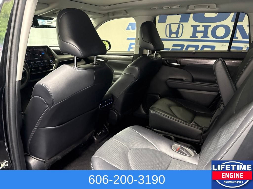 Used 2022 Toyota Highlander Platinum AWD/4WD image 14
