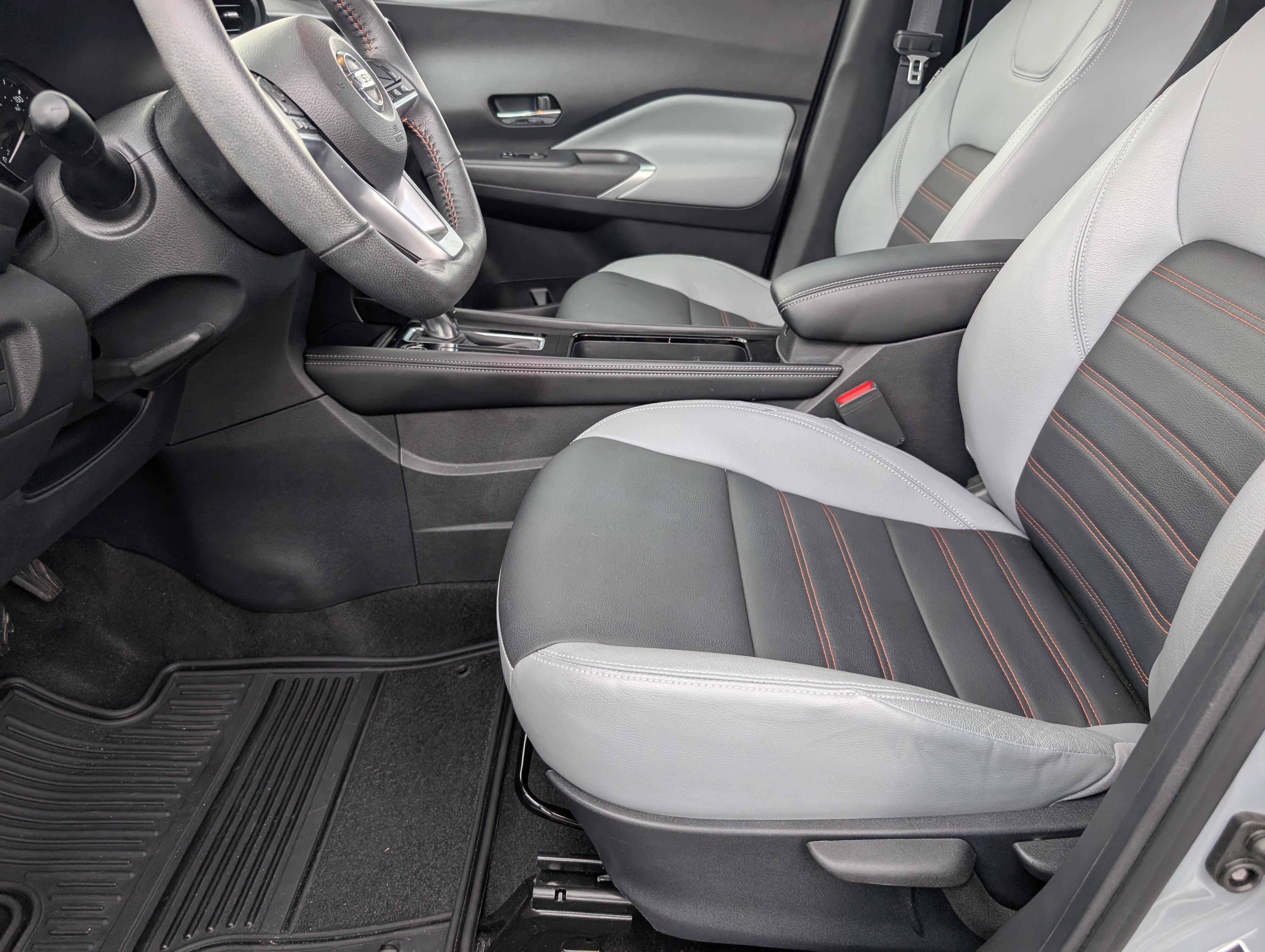 Used 2021 Nissan Kicks SR w/ SR Premium Package FWD image 14