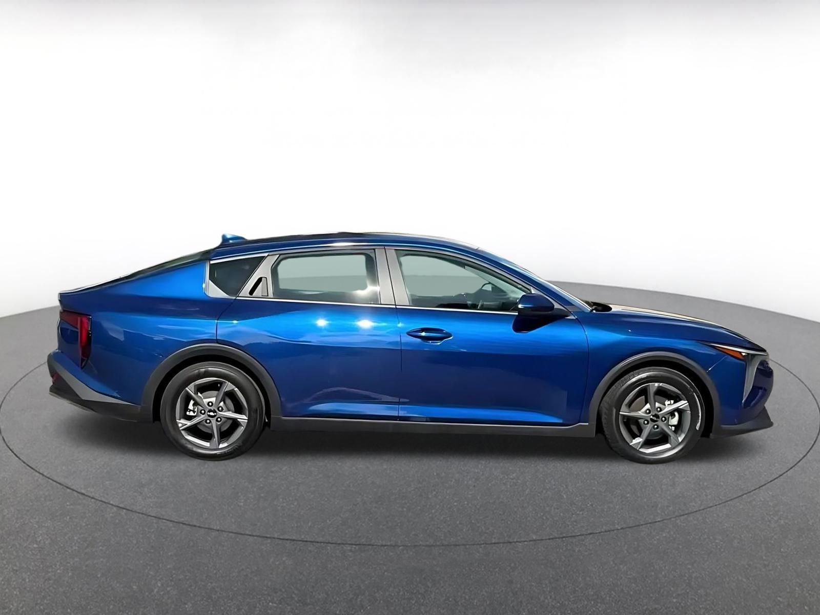 Used 2025 Kia K4 LXS image 16