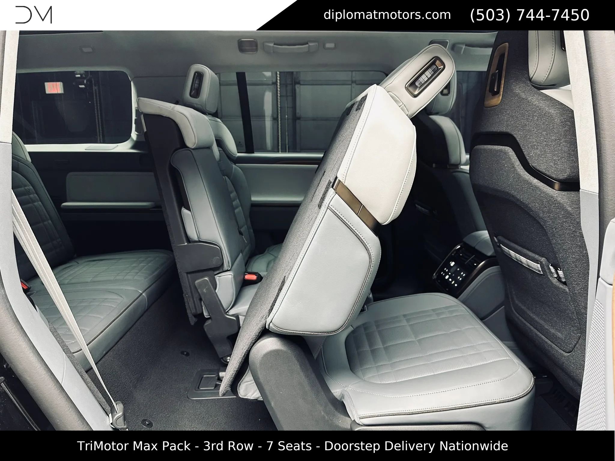 Used 2025 Rivian R1S Premium image 23