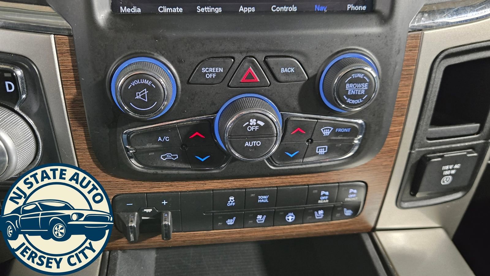 Used 2018 RAM 1500 Laramie w/ Convenience Group image 20