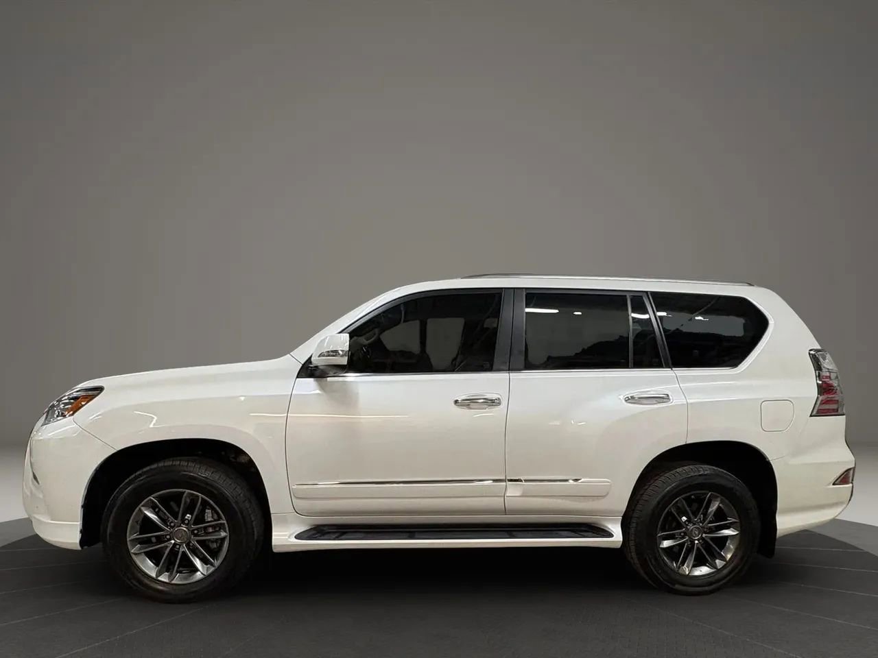 Used 2016 Lexus GX 460 w/ Premium Package image 5