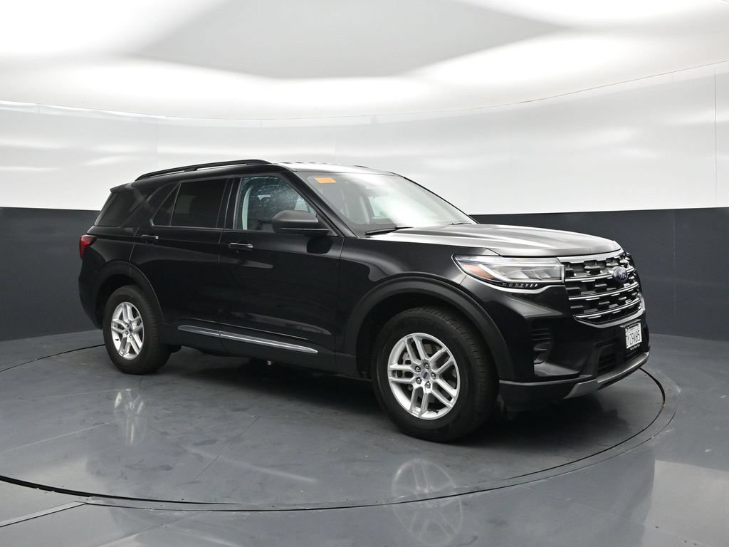 Used 2025 Ford Explorer Active AWD/4WD image 57