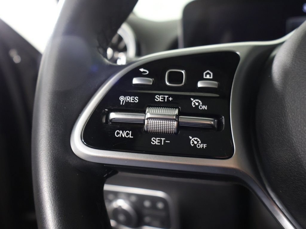 Used 2023 Mercedes-Benz GLB 250 4MATIC image 45