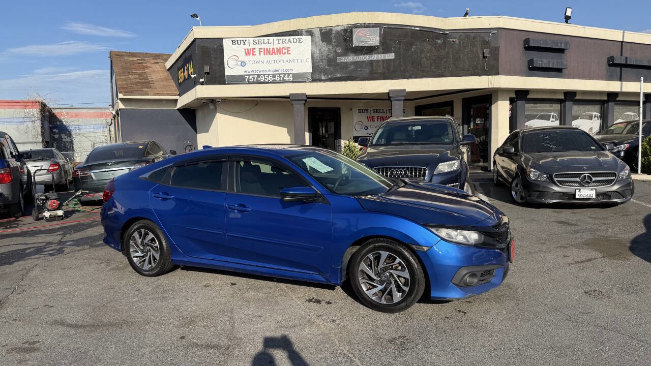 Used 2017 Honda Civic EX image 2