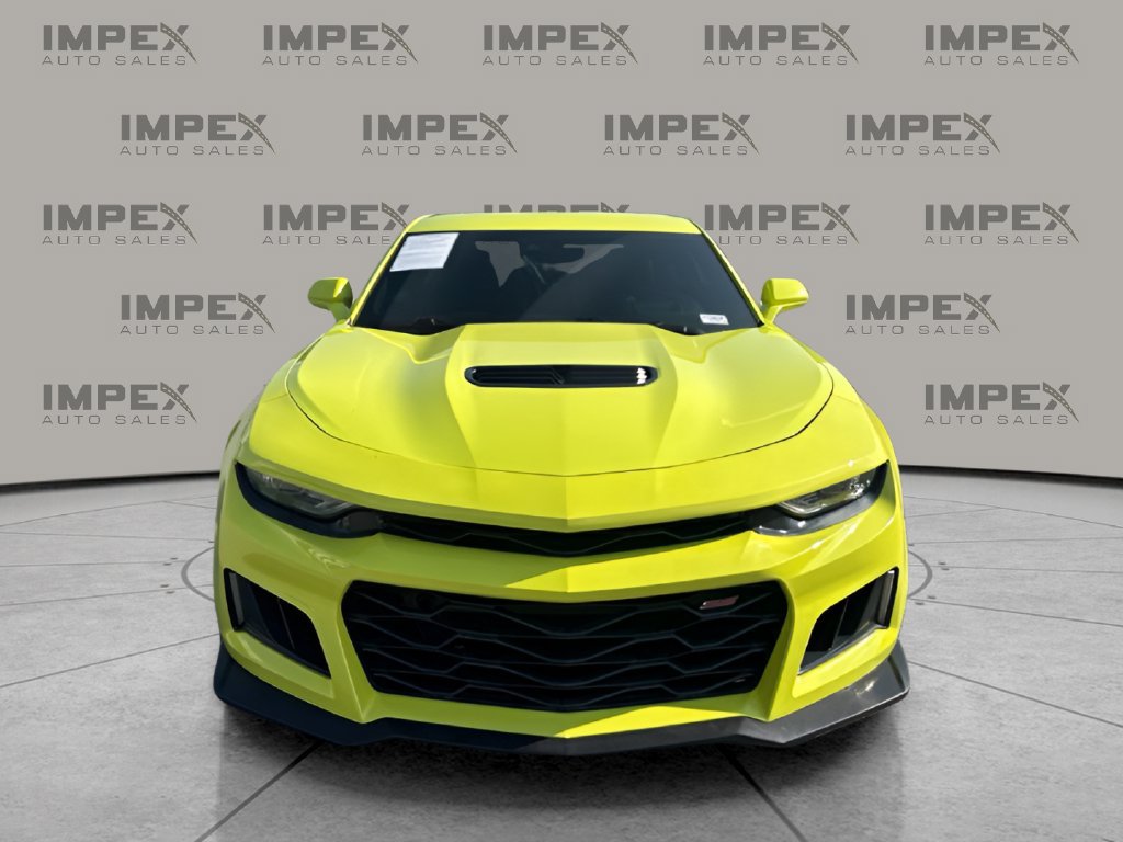 Used 2021 Chevrolet Camaro SS RWD image 8