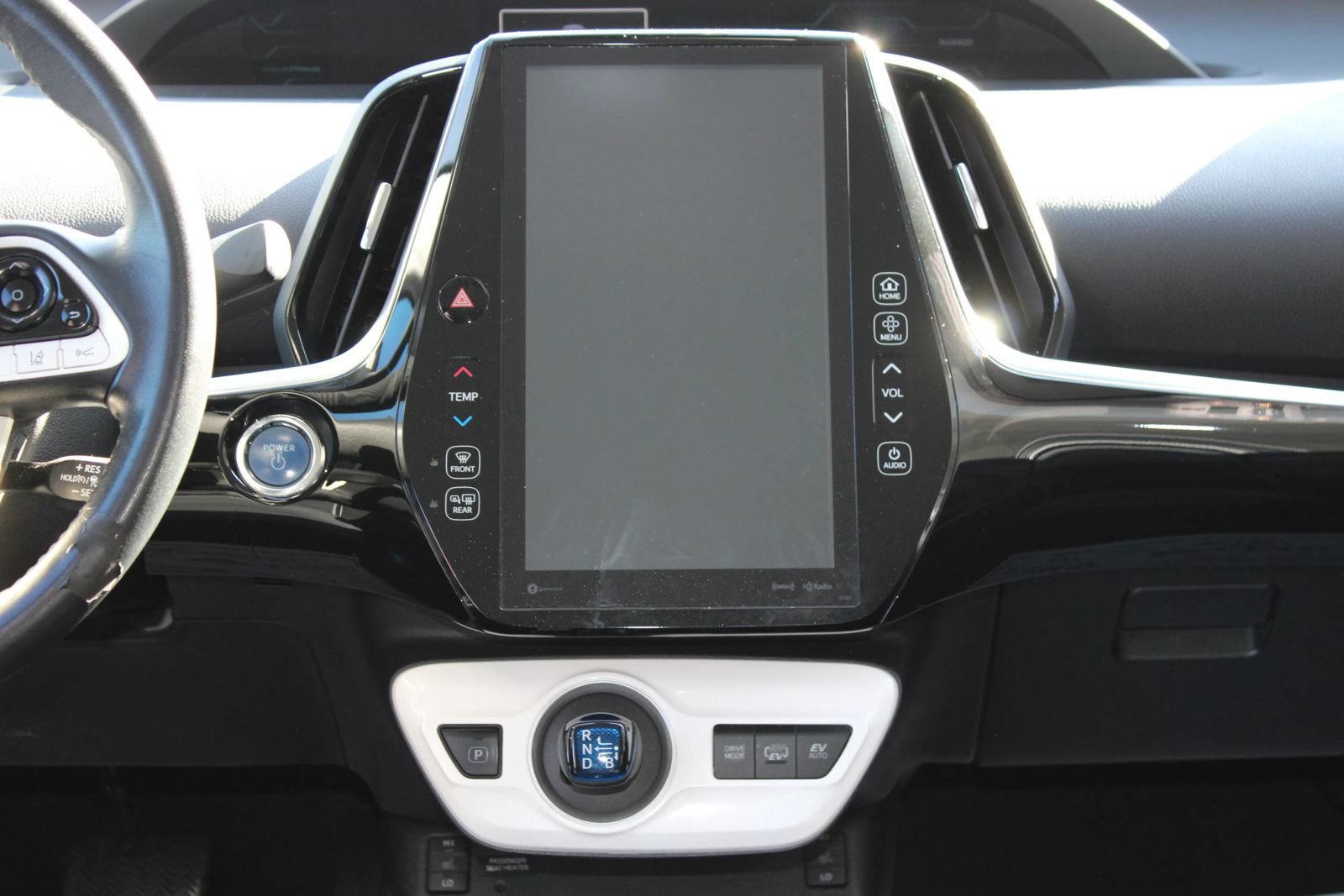 Used 2017 Toyota Prius Prime Premium w/ Preferred Accessory Package FWD image 26