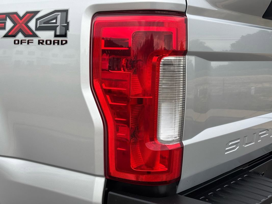 Used 2017 Ford F250 Lariat w/ Chrome Package AWD/4WD image 12
