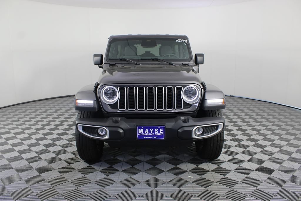 Used 2025 Jeep Wrangler Unlimited Sahara AWD/4WD image 25