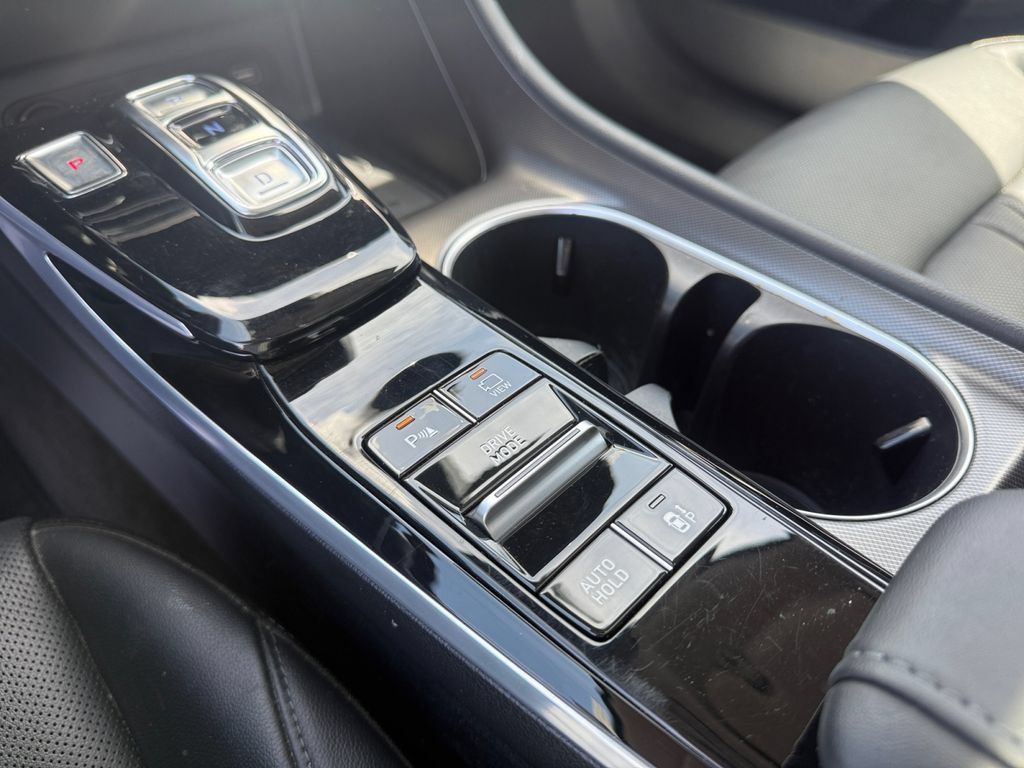Certified 2023 Hyundai Sonata Limited w/ Preferred Accessory Package FWD image 27