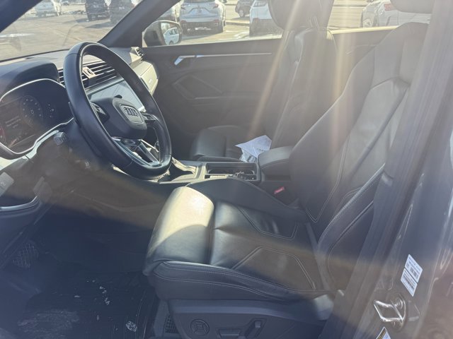 Used 2023 Audi Q3 2.0T Premium Plus w/ Premium Plus Package image 6