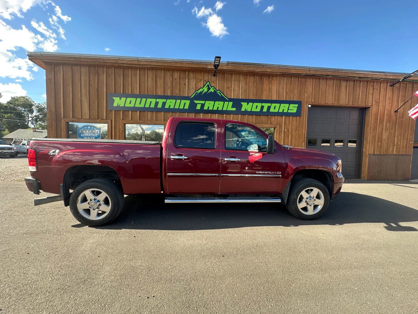 Used 2014 GMC Sierra 2500 Denali w/ Suspension Package, Off-Road image 1