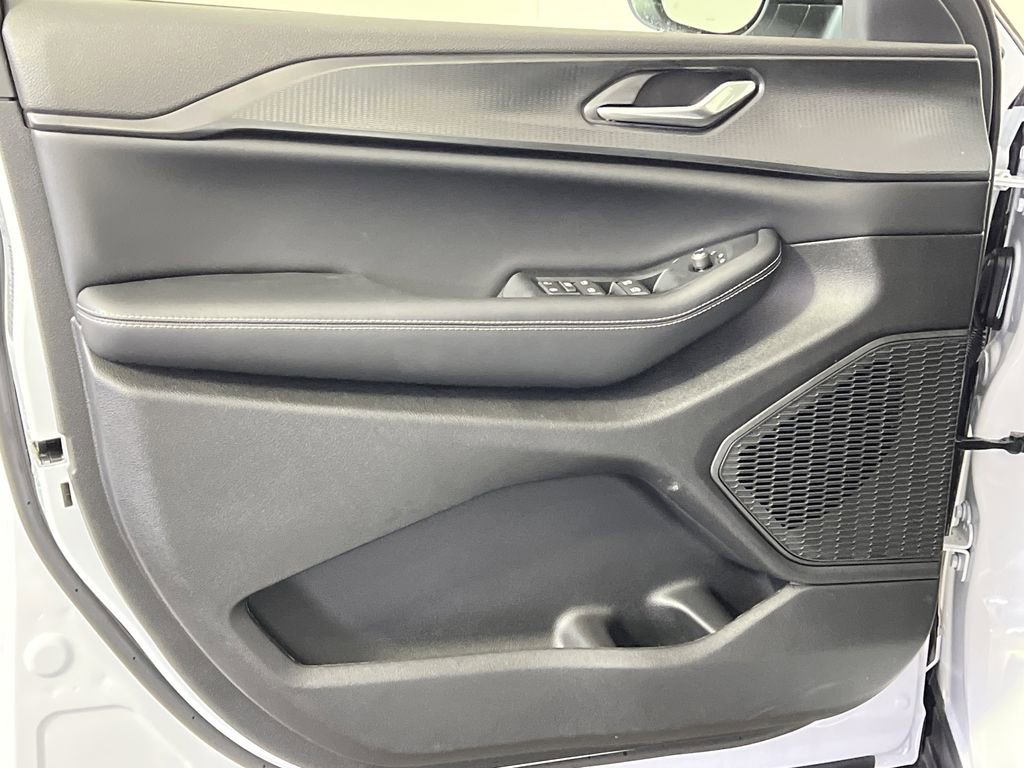 New 2025 Jeep Grand Cherokee Laredo image 10