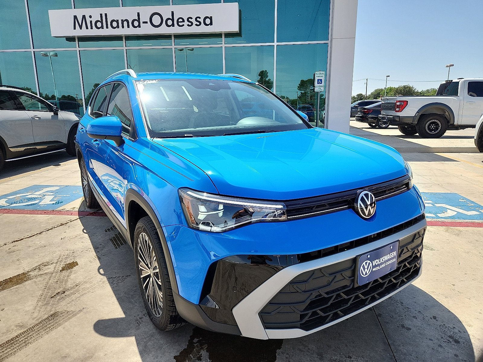 New 2025 Volkswagen Taos SE