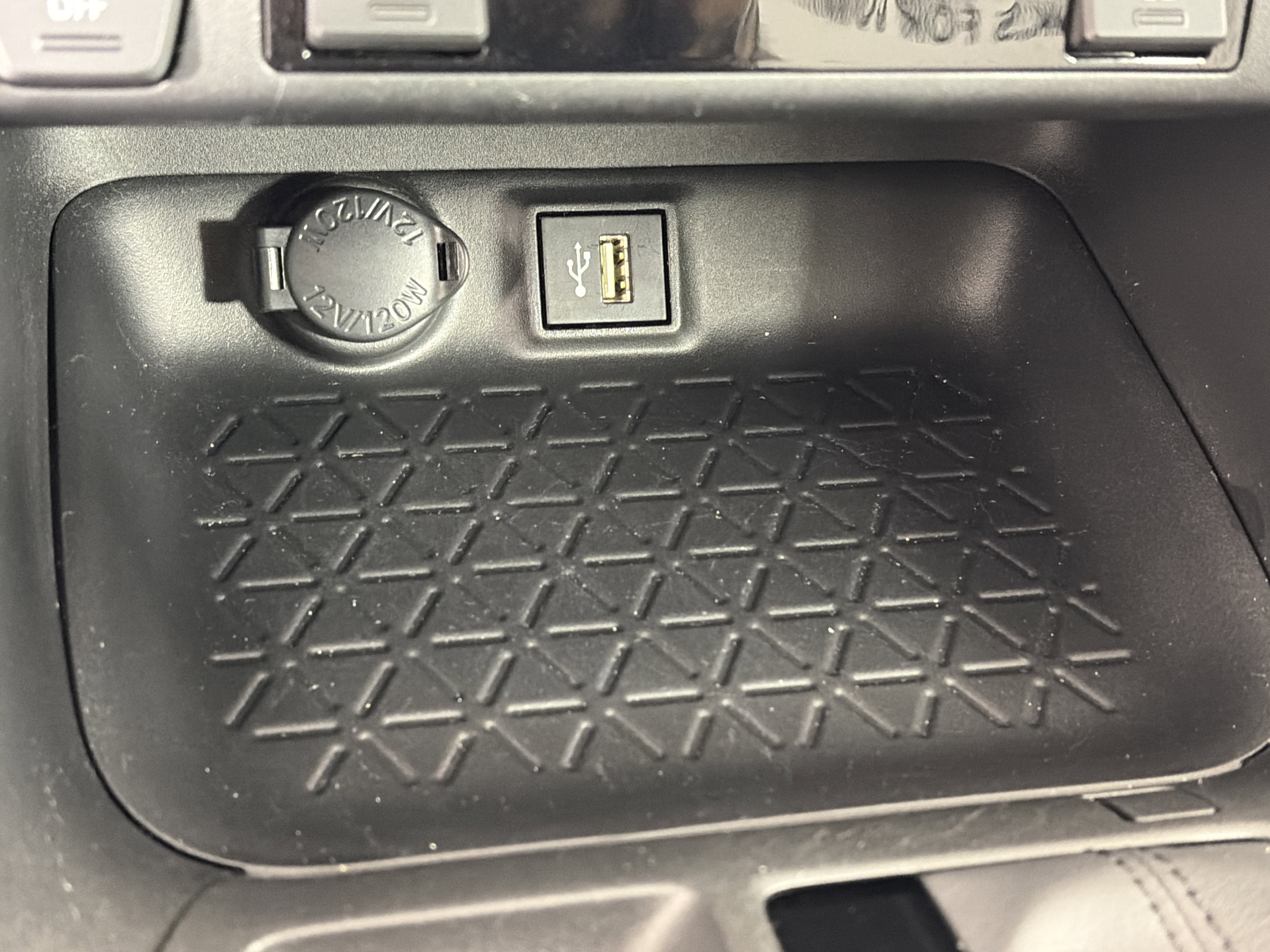 Used 2023 Toyota RAV4 XLE w/ Convenience Package image 25