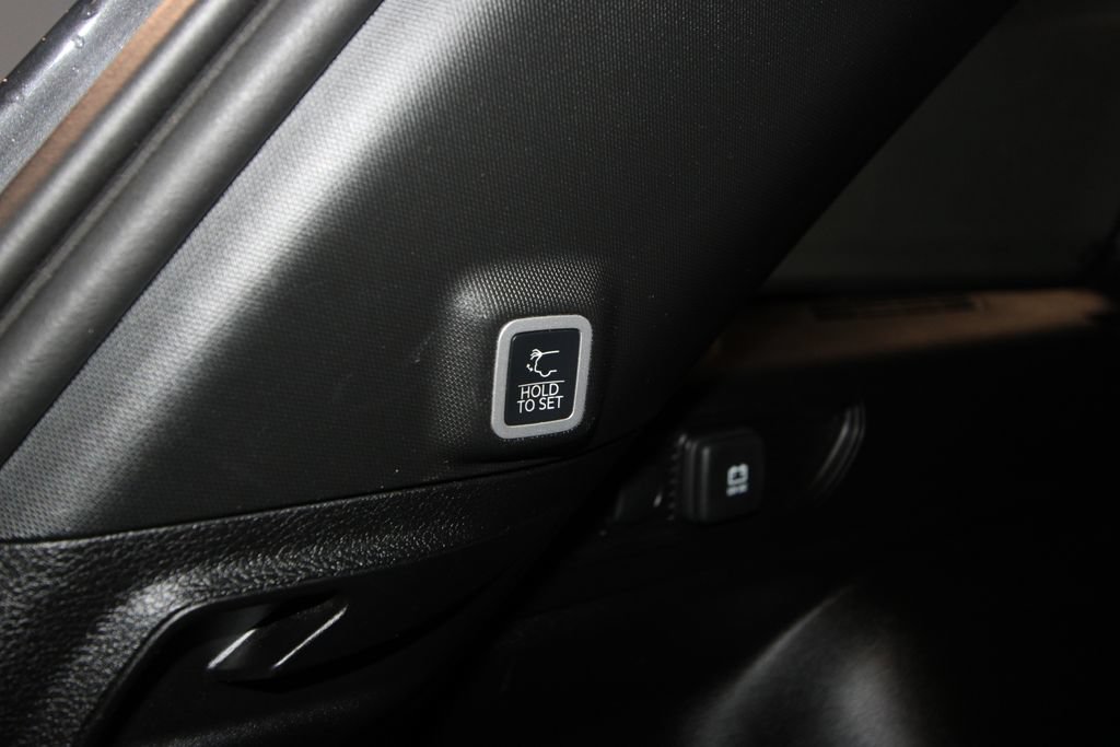 Used 2024 Jeep Grand Cherokee Altitude AWD/4WD image 39
