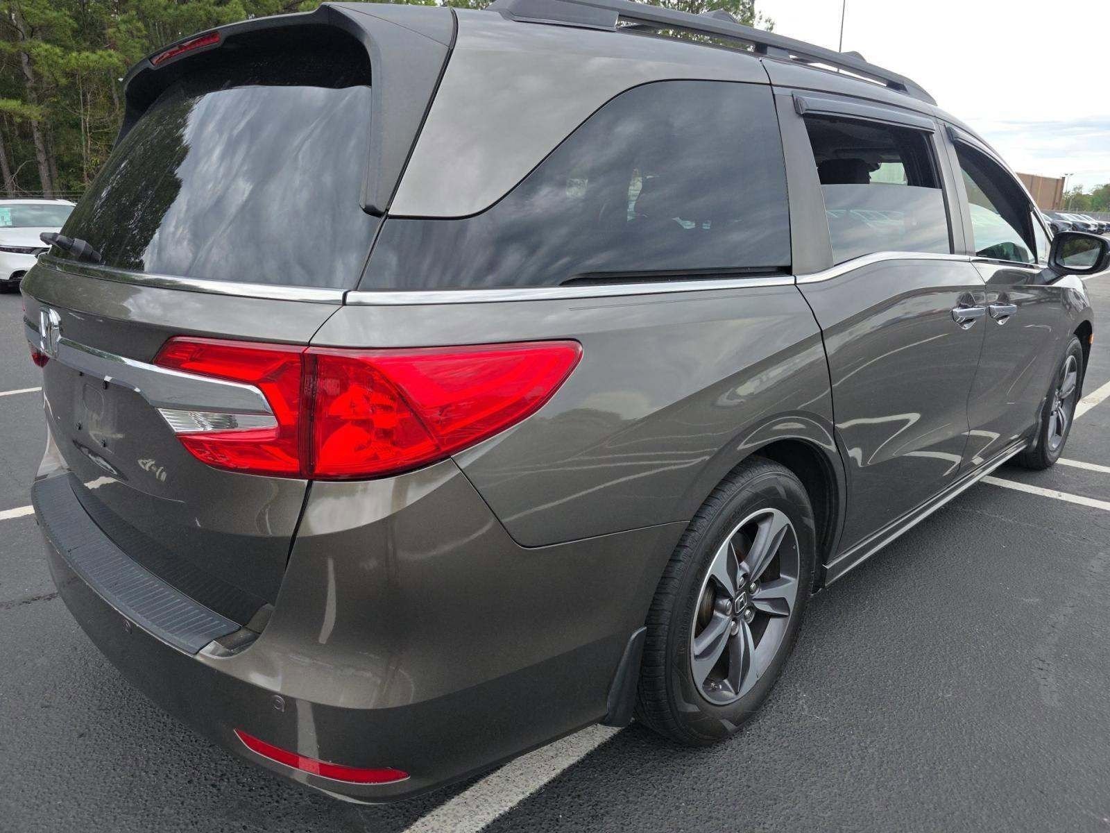 Used 2018 Honda Odyssey Touring image 3