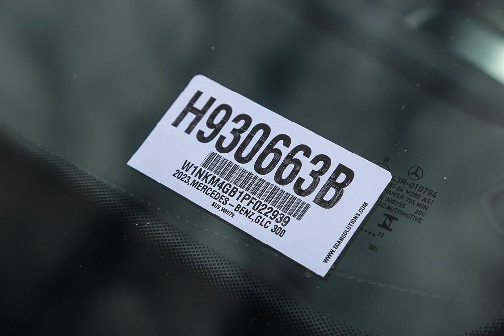 Used 2023 Mercedes-Benz GLC 300 image 27