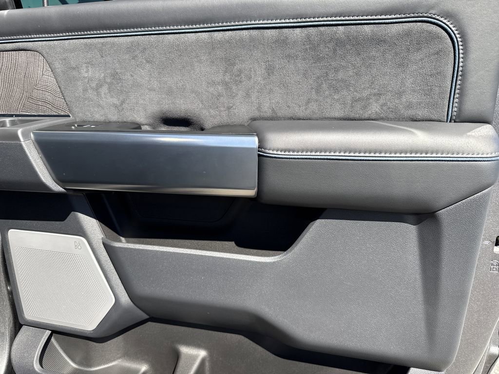 Used 2025 Ford F250 Platinum image 16