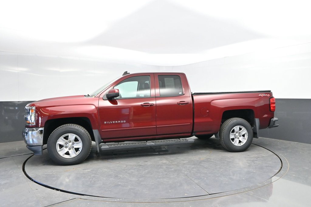 Used 2017 Chevrolet Silverado 1500 LT w/ All Star Edition AWD/4WD image 4