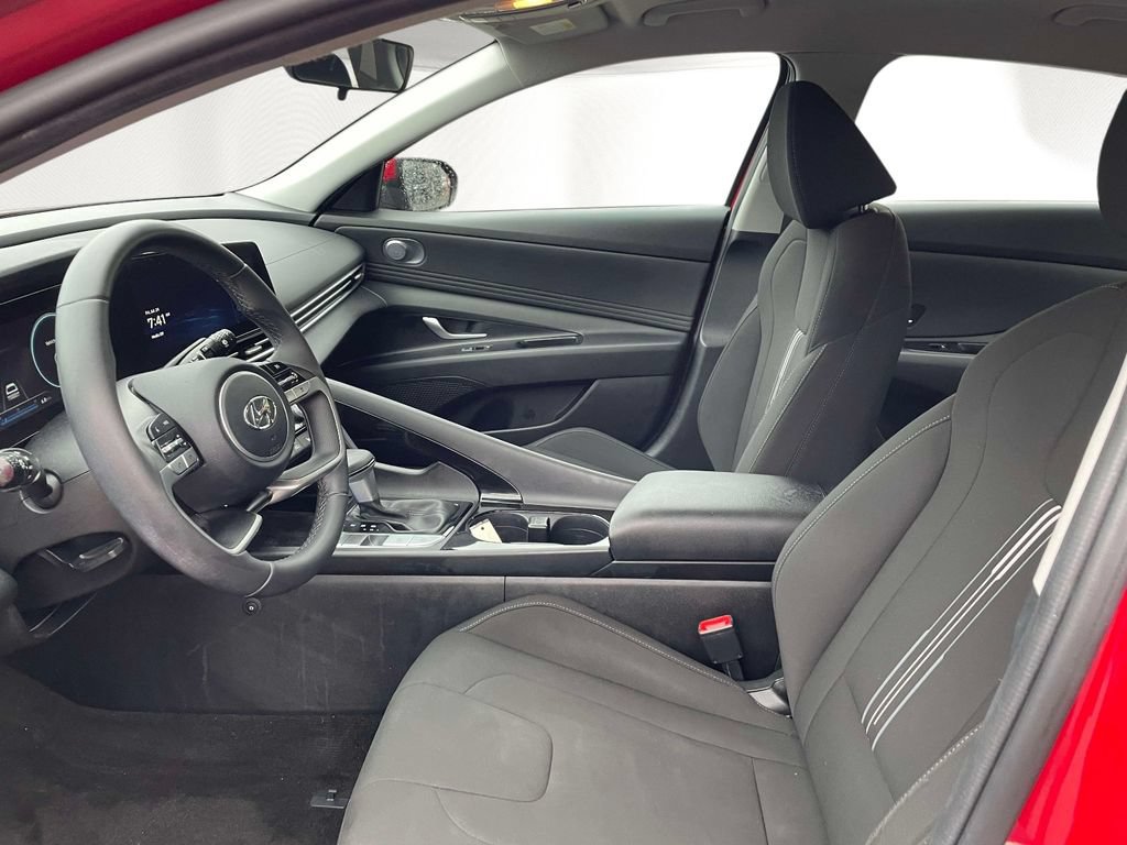 Used 2023 Hyundai Elantra SEL w/ Convenience Package FWD image 22
