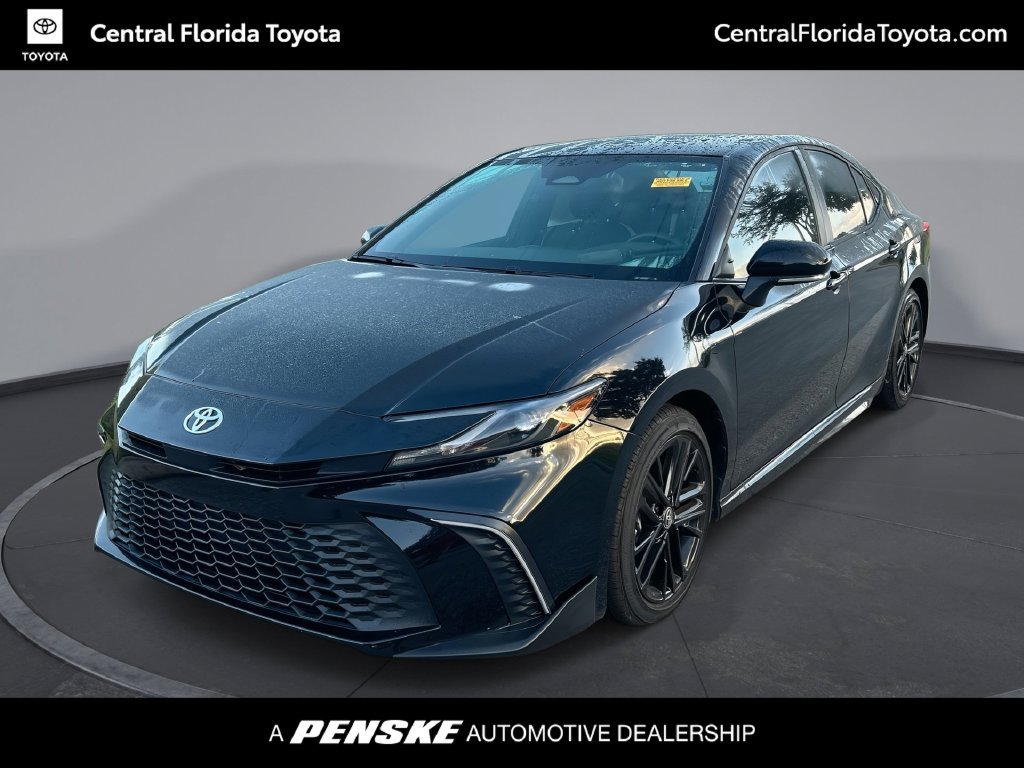 Used 2026 Toyota Camry SE w/ Convenience Package FWD image 1