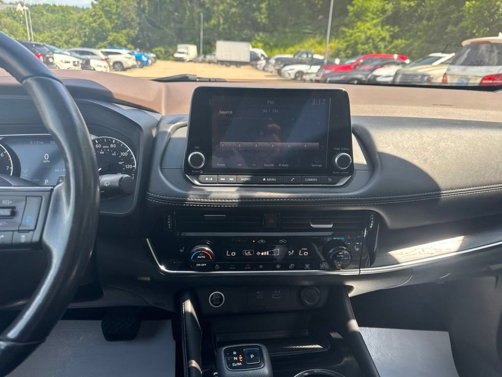 Used 2021 Nissan Rogue SL AWD/4WD image 16