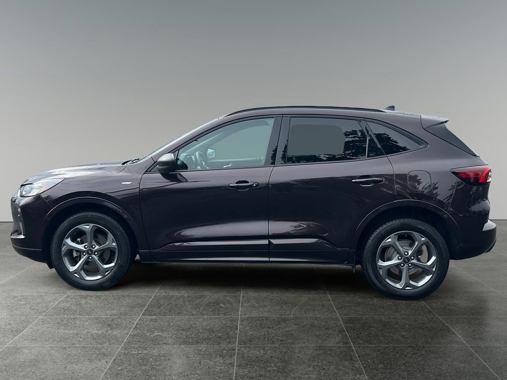 Used 2023 Ford Escape ST-Line w/ Tech Pack #1 AWD/4WD image 4