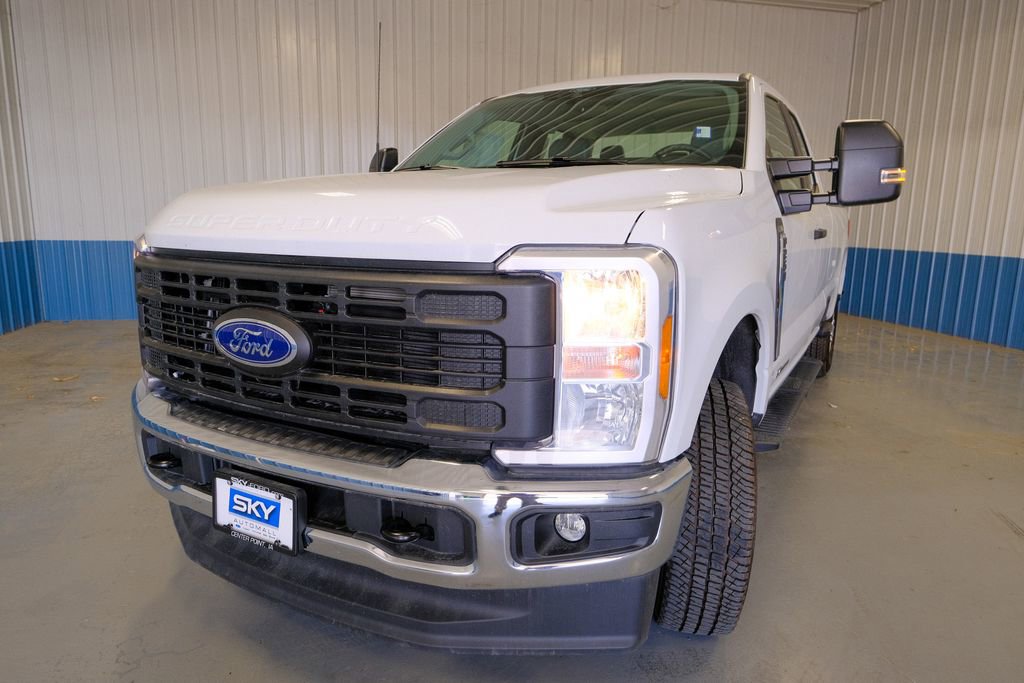 New 2025 Ford F250 XL w/ XL Chrome Package