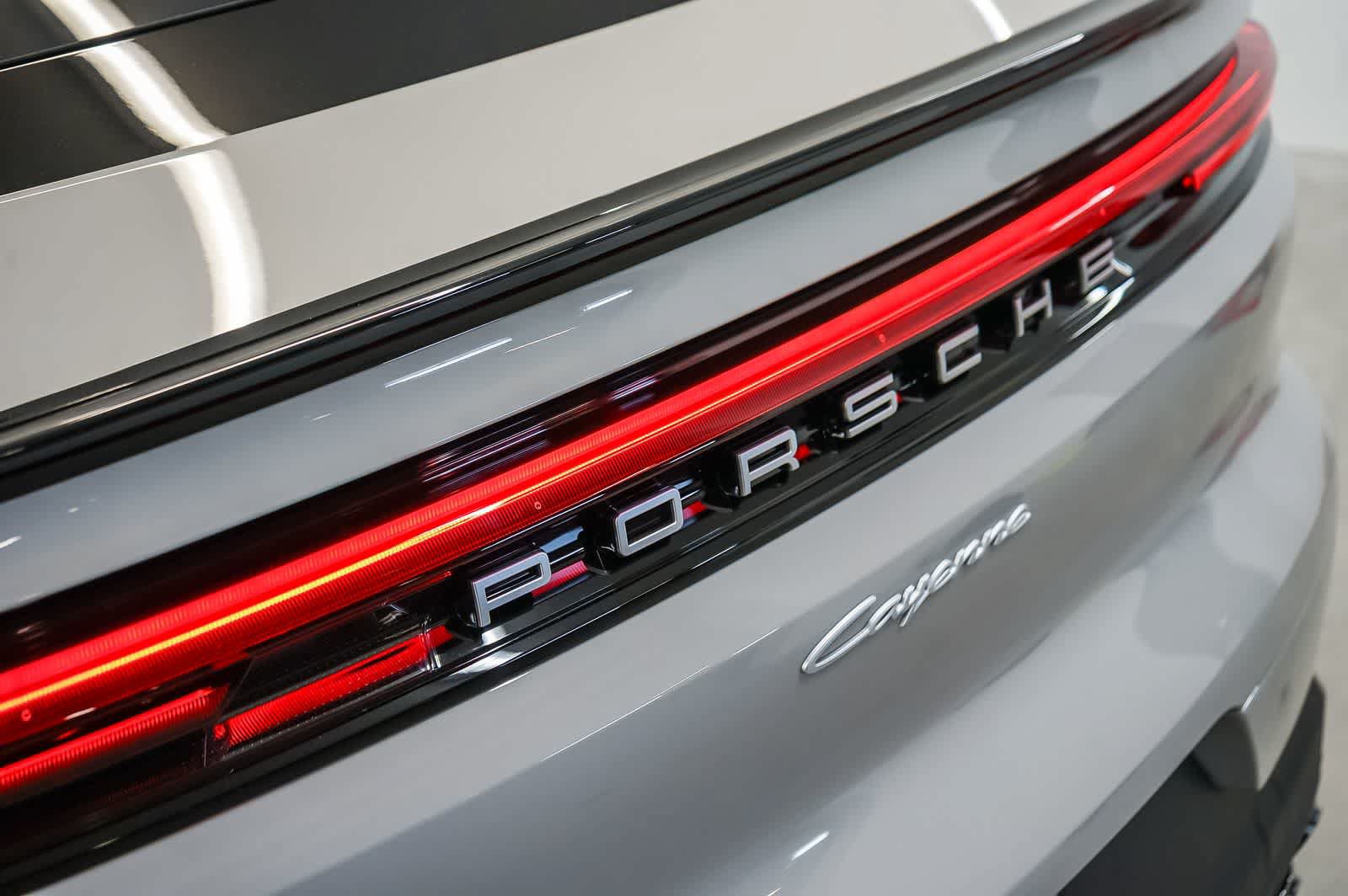New 2026 Porsche Cayenne Coupe AWD/4WD image 12
