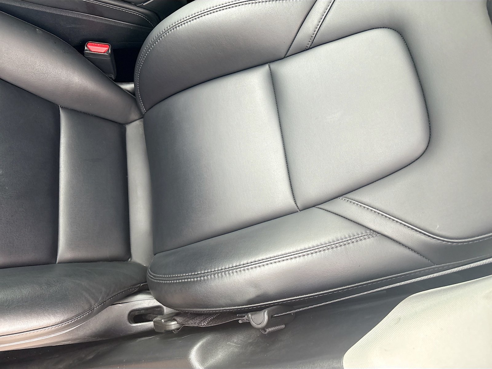 Used 2025 Tesla Model Y Long Range RWD image 18