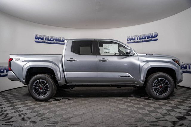 New 2025 Toyota Tacoma TRD Sport w/ TRD Sport Upgrade Package AWD/4WD image 12