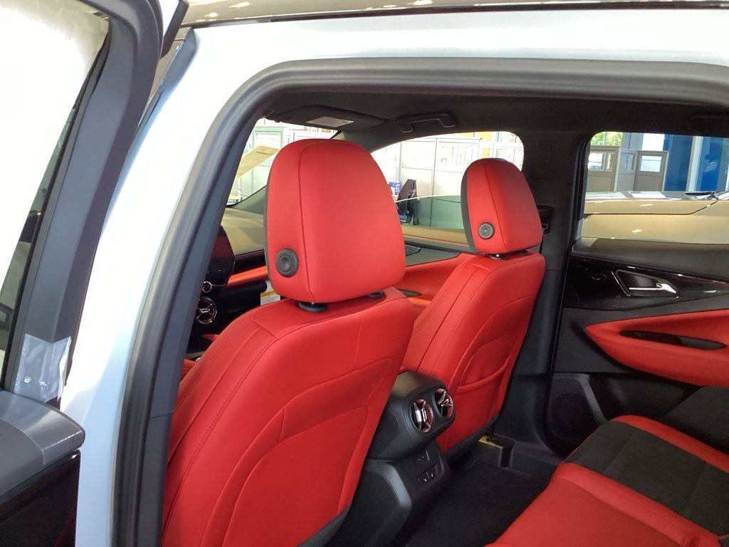 New 2026 Chevrolet Blazer EV RS w/ Super Cruise Package FWD image 11