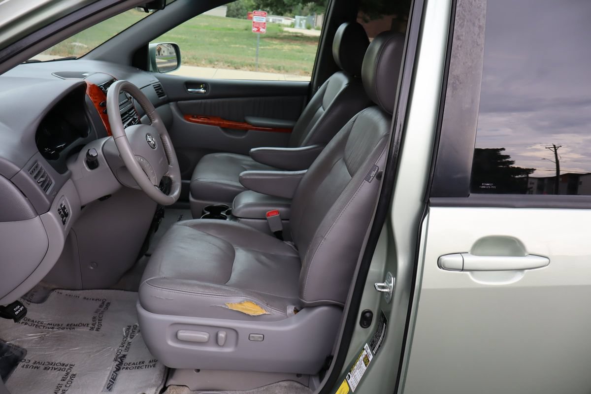 Used 2009 Toyota Sienna XLE FWD image 19
