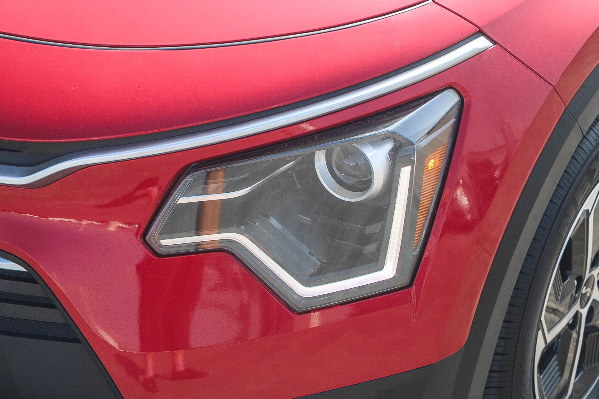 Used 2025 Kia Niro LX FWD image 5