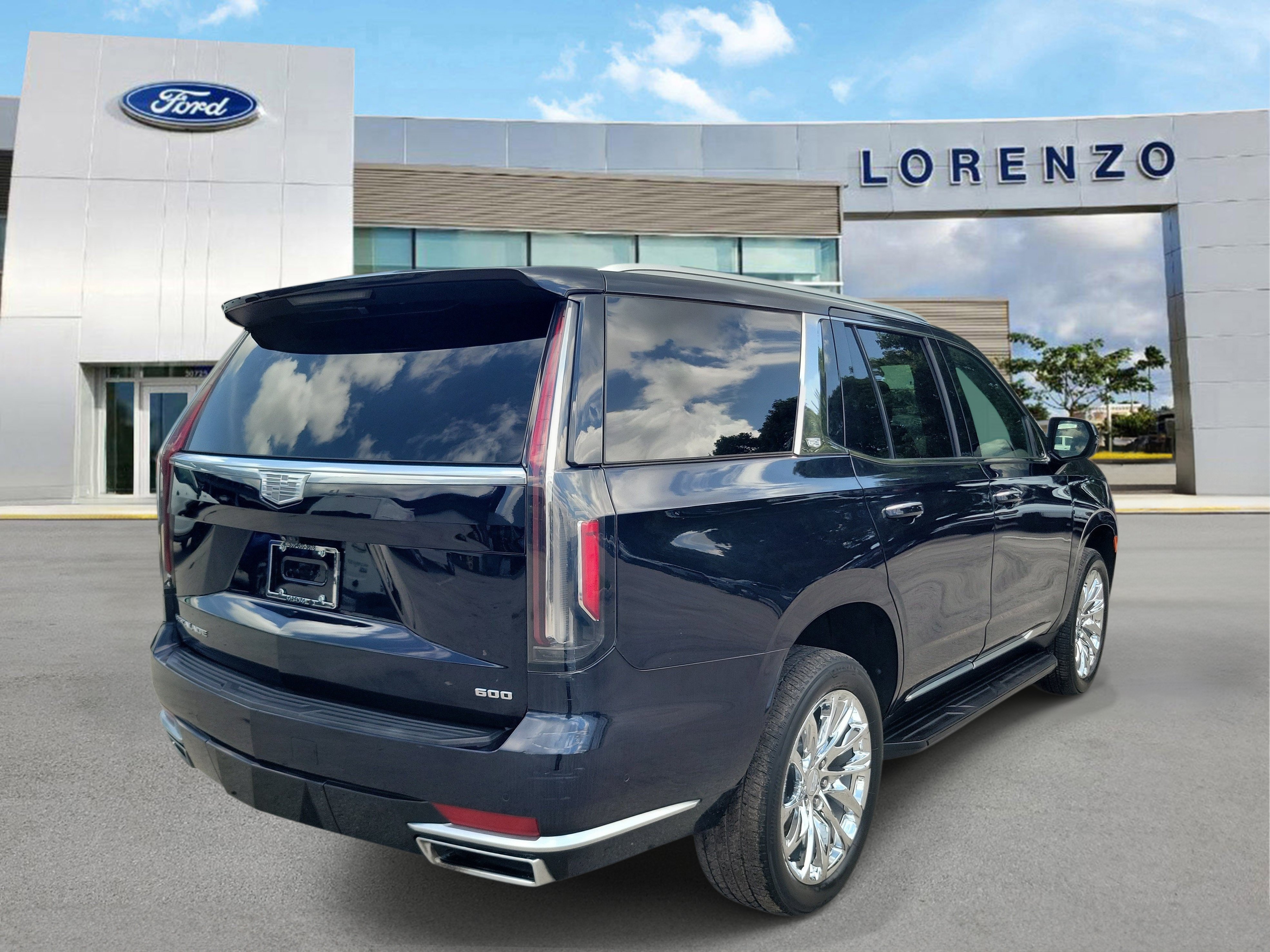 Used 2023 Cadillac Escalade Premium Luxury w/ LPO, Radiant Package AWD/4WD image 5