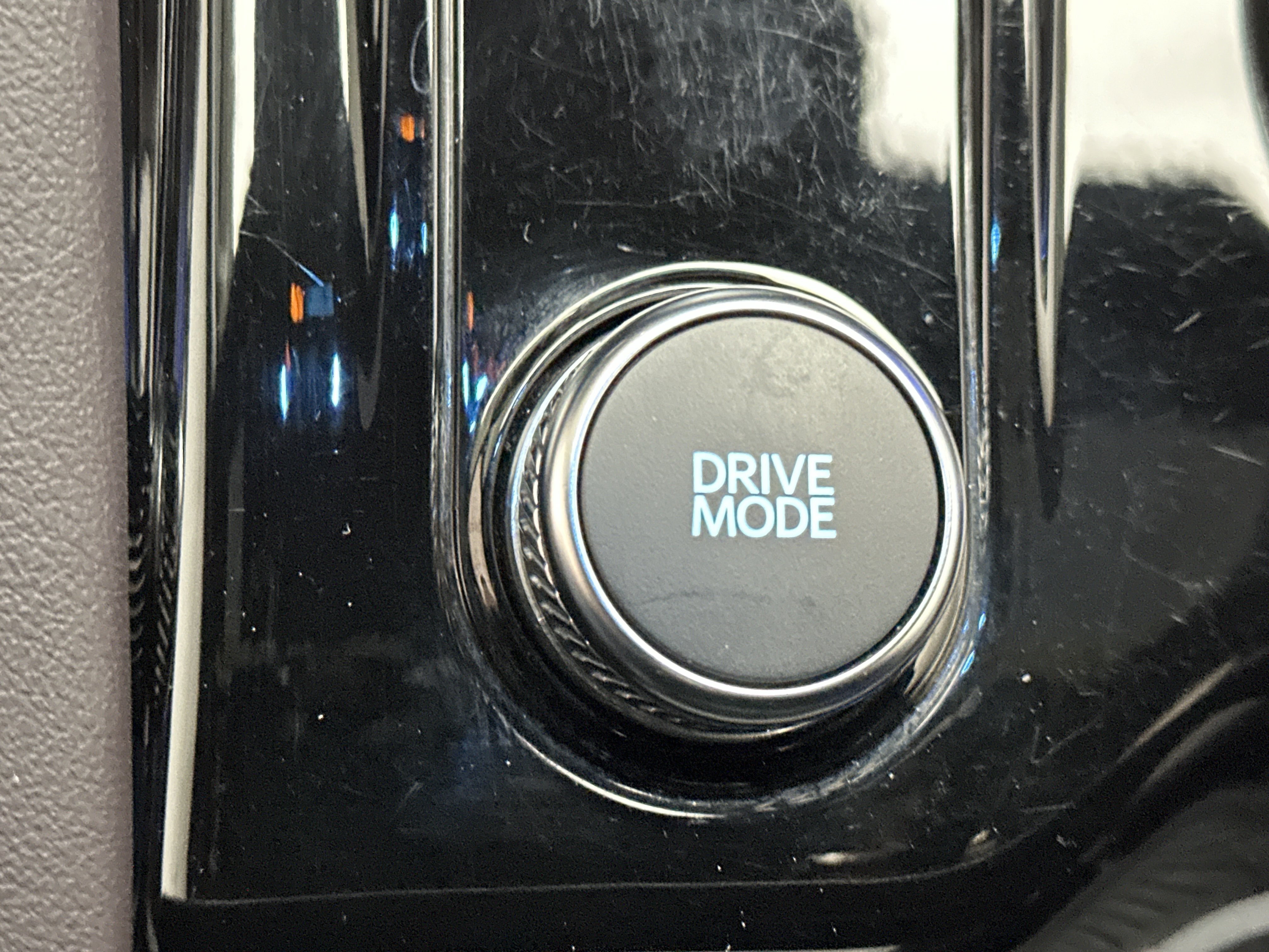 Used 2025 Ford Explorer Platinum w/ LUX Leather Package image 44