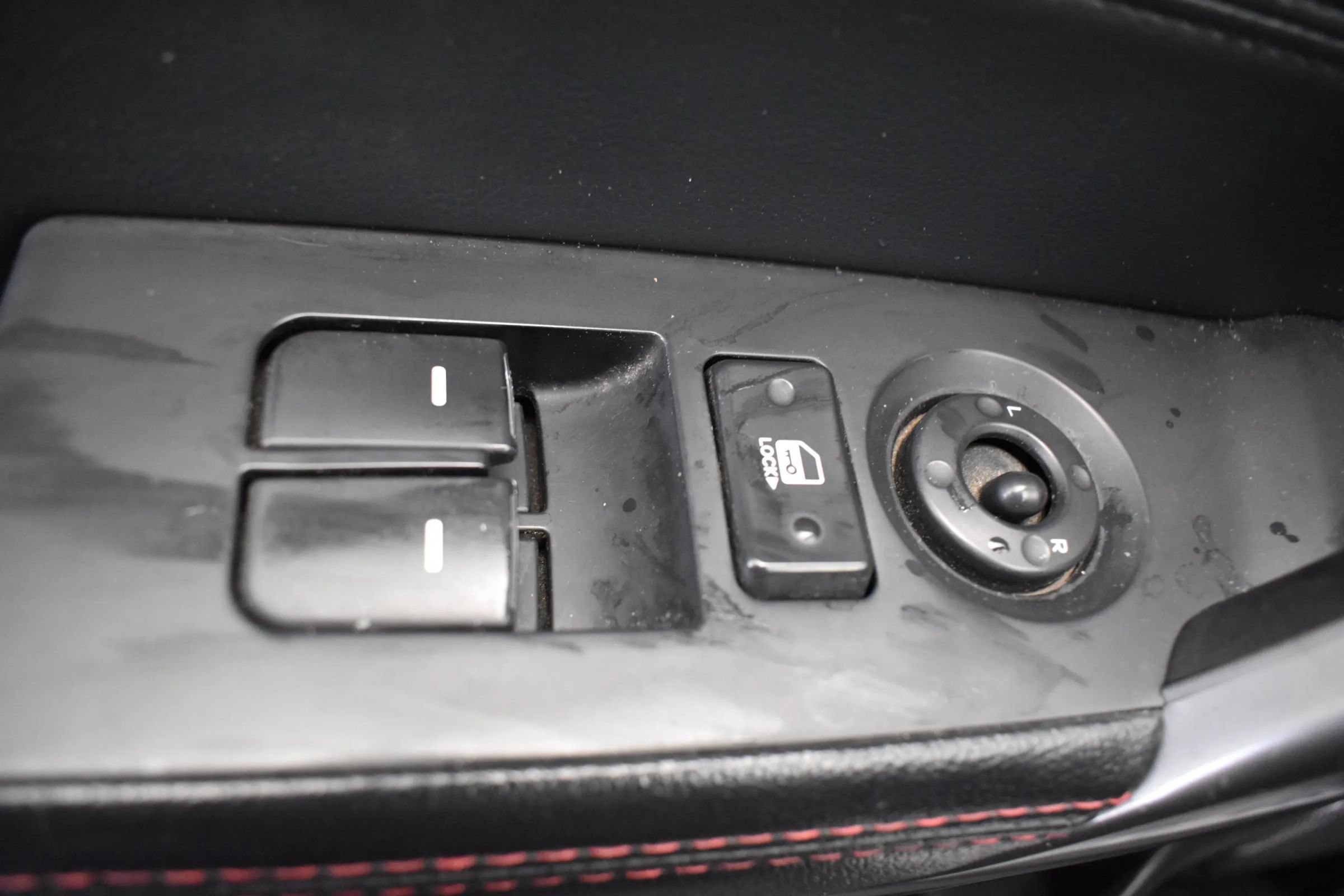 Used 2012 Kia Forte Koup SX w/ Leather Pkg FWD image 18