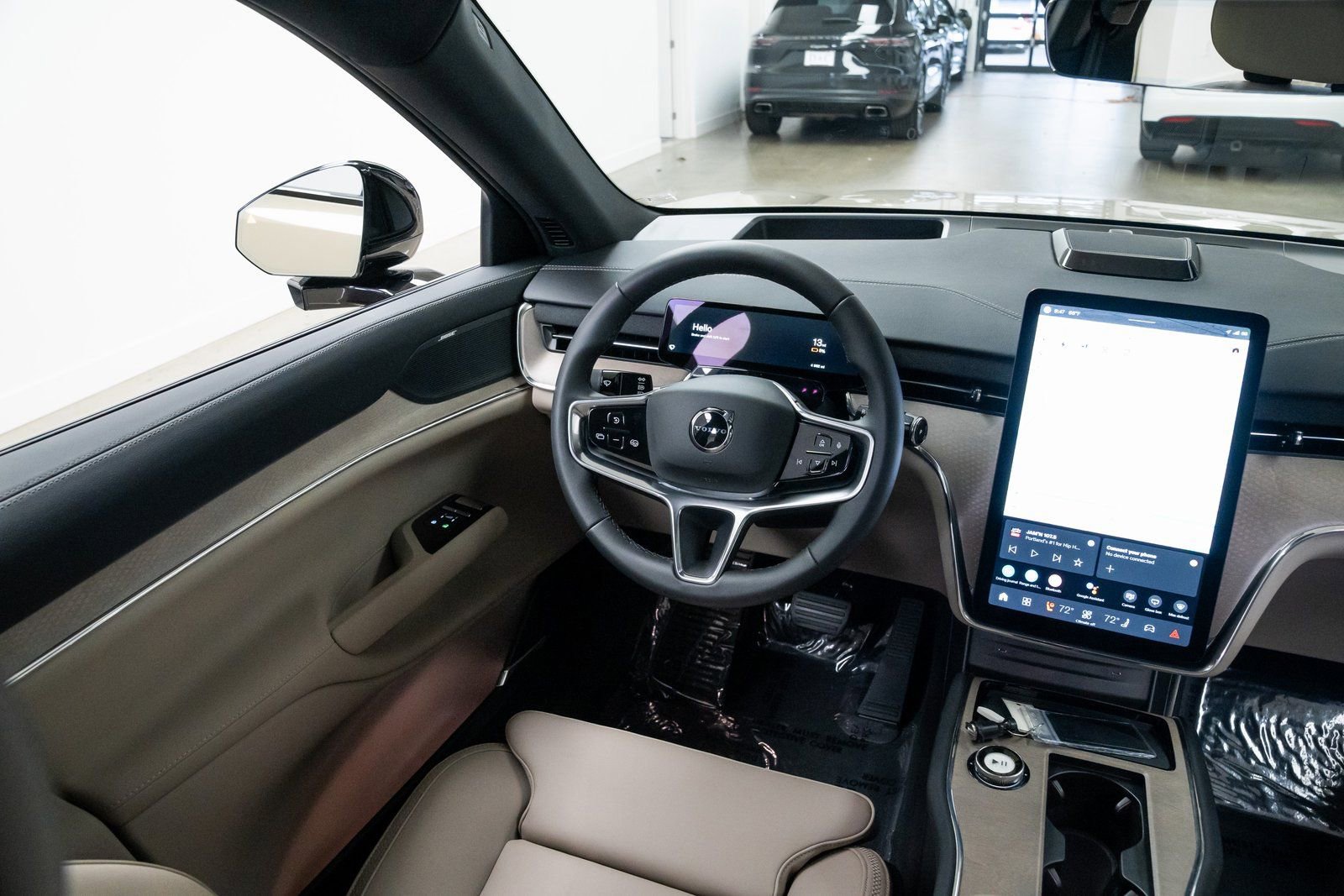 Used 2025 Volvo EX90 Plus image 10