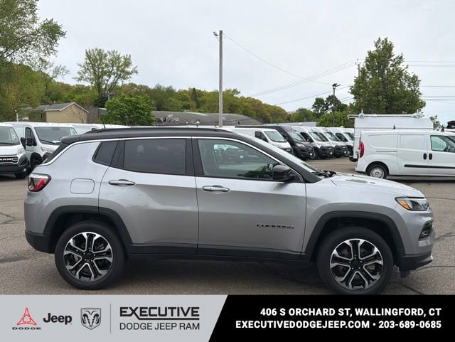 Used 2023 Jeep Compass Limited w/ Sun and Sound Group AWD/4WD image 4