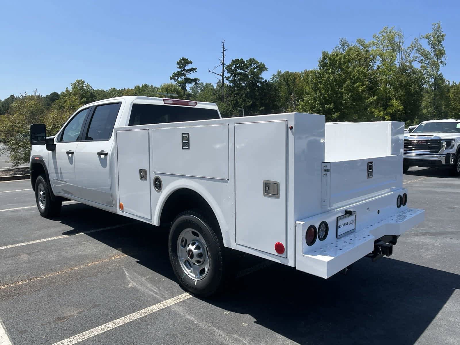 New 2024 GMC Sierra 2500 Pro w/ Convenience Package image 14