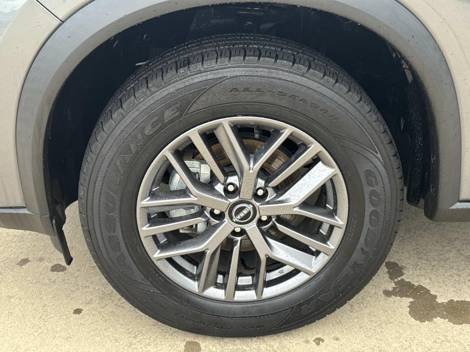 Used 2024 Nissan Rogue S AWD/4WD image 4