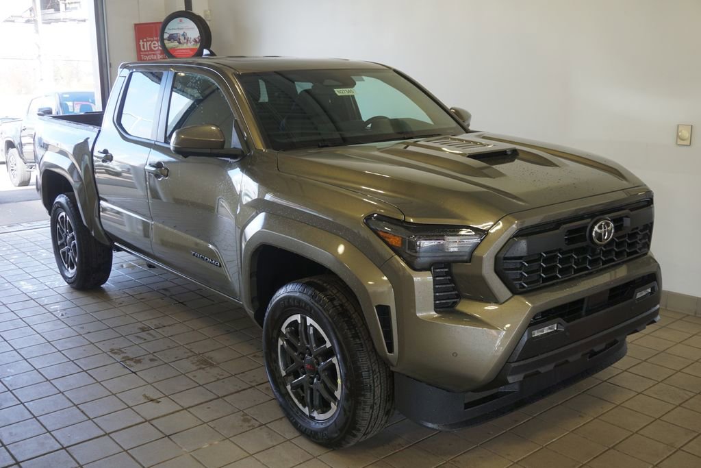 New 2026 Toyota Tacoma TRD Sport image 2