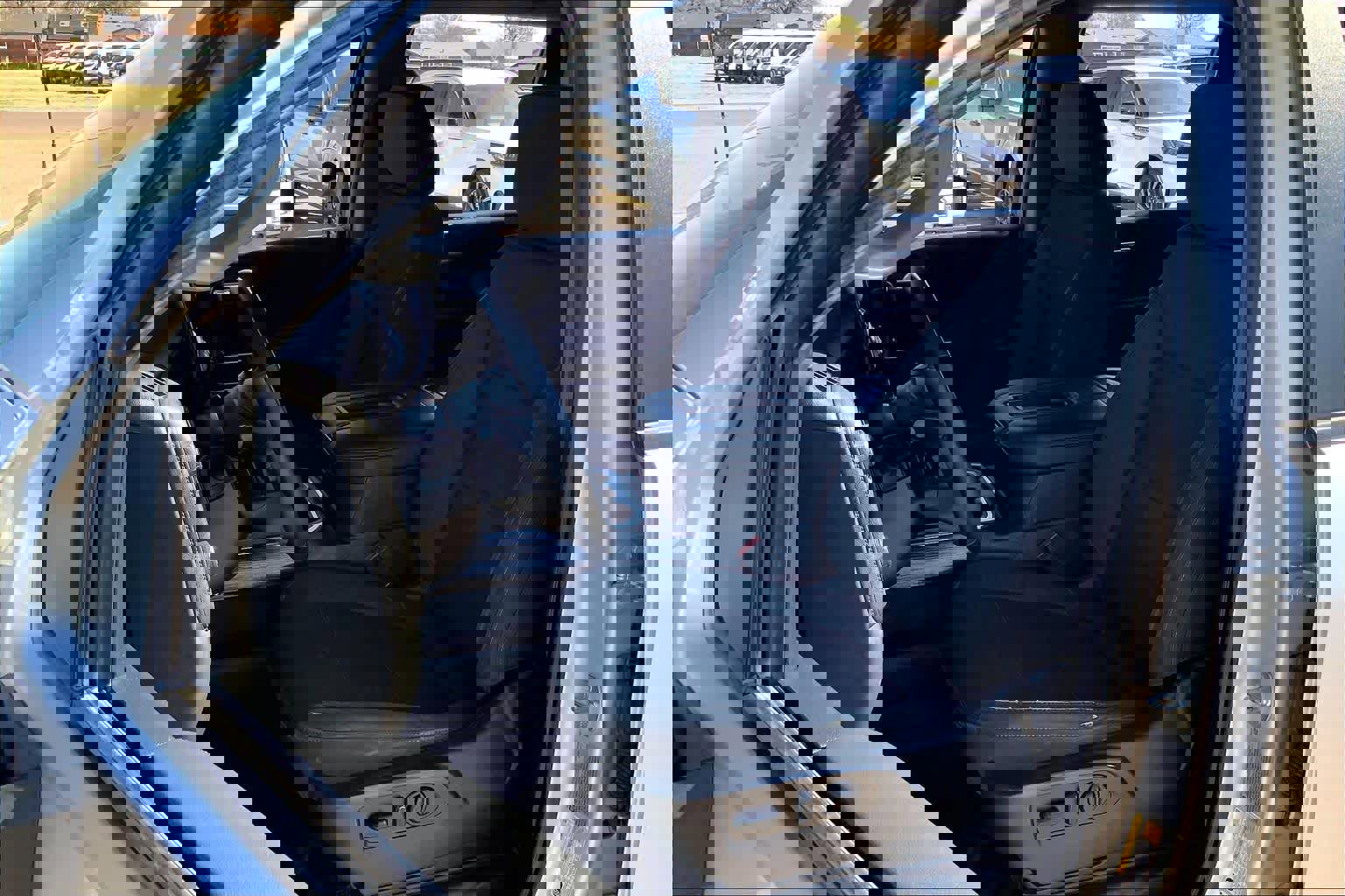 Used 2022 Chevrolet Silverado 3500 LT w/ Texas Edition image 7